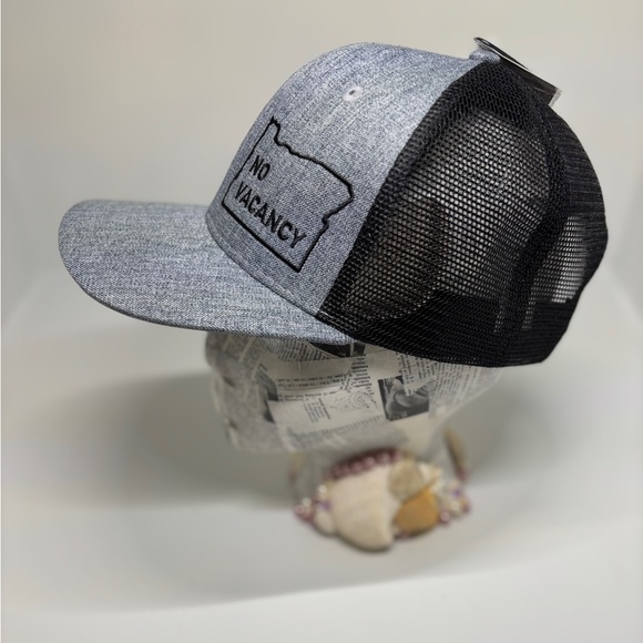 Arcadian Outfitters No Vacancy Oregon Hat Trucker Snapback Gray Black NWT - Picture 4 of 9